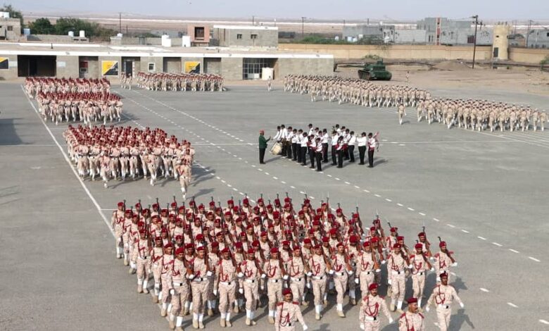وزير الدفاع يزور الاكاديمية
