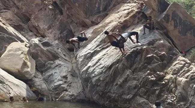 53579c5e 71e4 4d36 A580 79384699d075